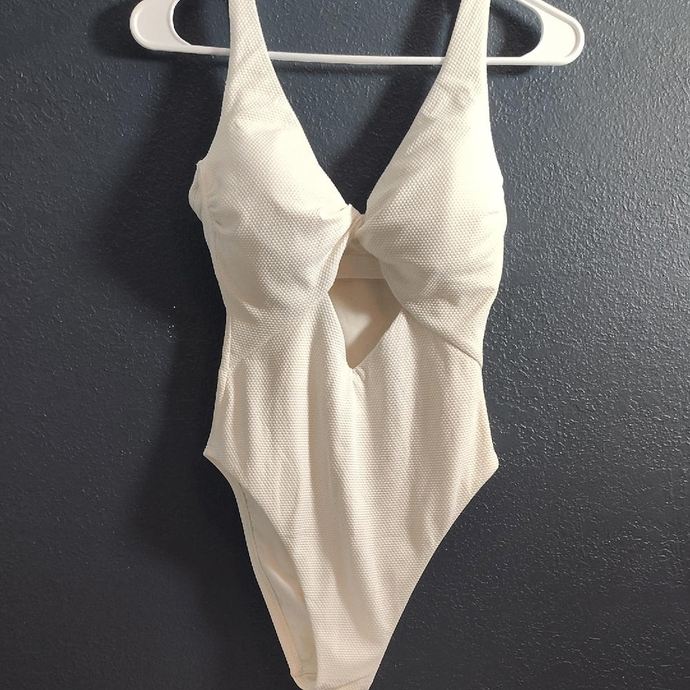 Shade & Shore cheeky Ivory Textured One-Piece Swimsuit with Front Keyhole